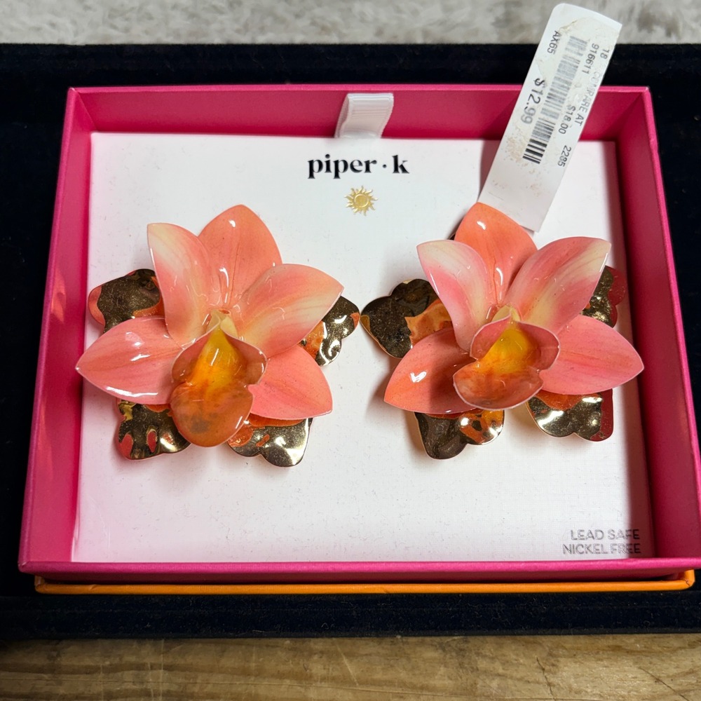 Piper K Peach Pink Orchid Flower Gold Tone Tropical Statement Stud Earrings NWT